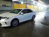 Toyota Camry 2017 годаүшін10 500 000 тг. в Уральск – фото 2