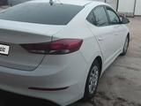 Hyundai Elantra 2018 года за 3 900 000 тг. в Атырау – фото 5