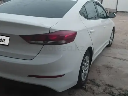 Hyundai Elantra 2018 года за 3 900 000 тг. в Атырау – фото 6