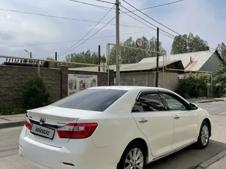 Toyota Camry 2013 года за 9 700 000 тг. в Алматы – фото 2