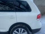 Volkswagen Touareg 2003 года за 5 150 000 тг. в Алматы – фото 2