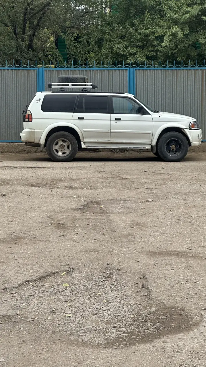 Mitsubishi Montero Sport, 2000