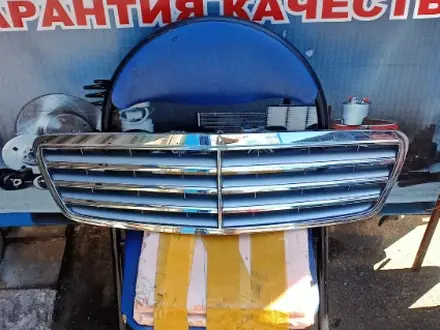 Решетка на капот mercedes w203 c-класс за 20 000 тг. в Алматы – фото 3