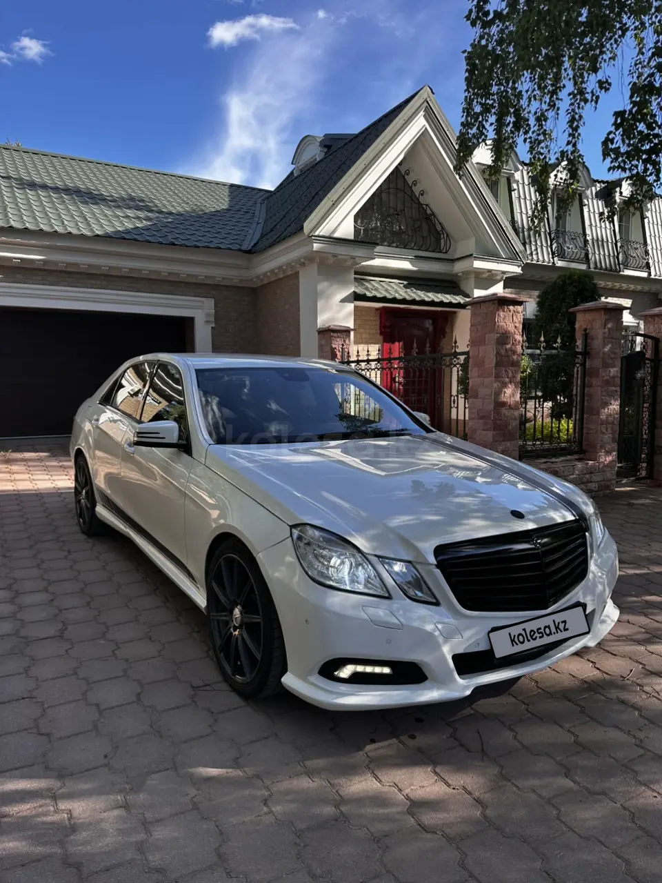 Mercedes-Benz E-Class, 2010