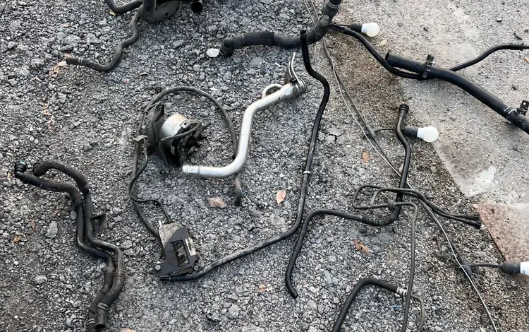 Патрубки на 276дт за 4 546 тг. в Алматы