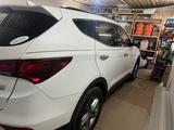 Hyundai Santa Fe 2017 года за 6 800 000 тг. в Актобе – фото 4