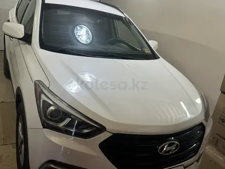 Hyundai Santa Fe 2017 года за 6 800 000 тг. в Актобе