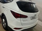 Hyundai Santa Fe 2017 года за 6 800 000 тг. в Актобе – фото 2
