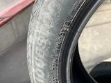 Комплект резины Bridgestone 225-50-18 Читайте описаниеүшін75 000 тг. в Караганда – фото 2