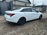 Hyundai Elantra 2021 годаfor9 500 000 тг. в Алматы