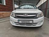 ВАЗ (Lada) Granta 2190 2015 годаүшін2 200 000 тг. в Петропавловск