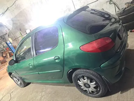 Peugeot 206 2003 года за 550 000 тг. в Караганда – фото 2