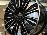 Новые диски на Range Rover R22 черные с полировкой за 155 000 тг. в Алматы