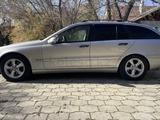 Mercedes-Benz C 240 2003 года за 3 950 000 тг. в Караганда – фото 2