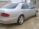 Mercedes-Benz E 320 2000 года за 3 200 000 тг. в Жанаозен – фото 3