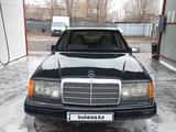 Mercedes-Benz E 200 1992 годаүшін1 250 000 тг. в Караганда