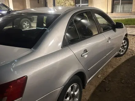 Hyundai Sonata 2006 года за 3 000 000 тг. в Караганда – фото 4