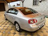 Volkswagen Passat 2006 годаfor3 000 000 тг. в Атырау – фото 5