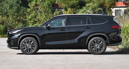 Toyota Highlander Luxe 2026 года за 24 700 000 тг. в Семей – фото 4