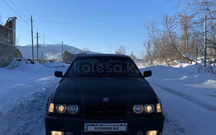 BMW 318 1992 годаfor600 000 тг. в Риддер