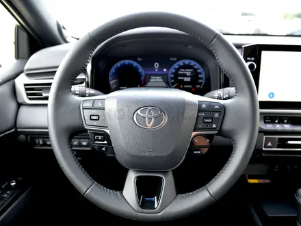 Toyota Camry Luxe 2026 года за 23 190 000 тг. в Шымкент – фото 14