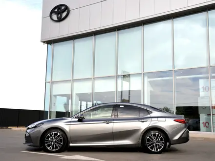 Toyota Camry Luxe 2026 года за 23 190 000 тг. в Шымкент – фото 3