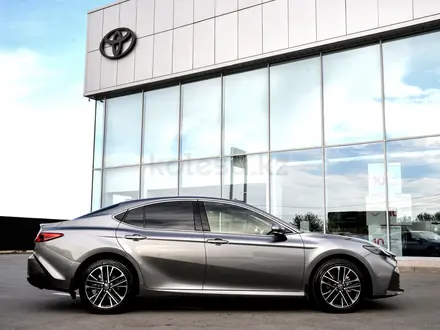 Toyota Camry Luxe 2026 года за 23 190 000 тг. в Шымкент – фото 18