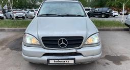 Mercedes-Benz ML 320 1998 годаfor2 700 000 тг. в Астана