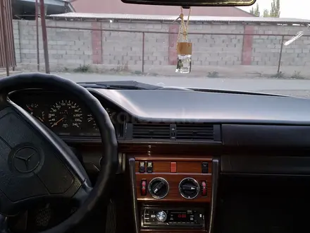 Mercedes-Benz E 220 1994 года за 2 000 000 тг. в Тараз – фото 9