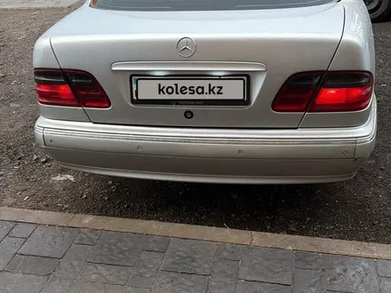 Mercedes-Benz E 320 2001 года за 5 000 000 тг. в Астана – фото 3
