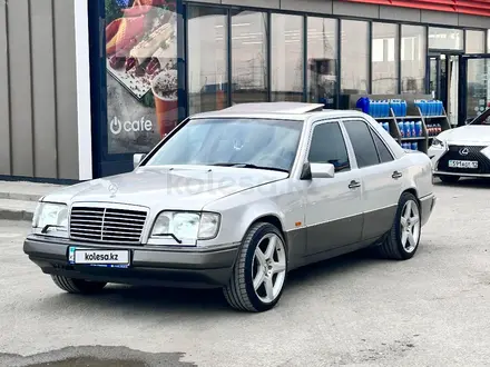 Mercedes-Benz E 500 1993 года за 3 800 000 тг. в Актау – фото 3