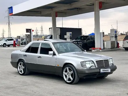 Mercedes-Benz E 500 1993 года за 3 800 000 тг. в Актау – фото 5