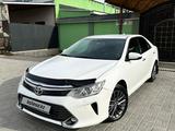 Toyota Camry 2015 годаүшін12 100 000 тг. в Шымкент