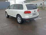 Volkswagen Touareg 2003 года за 3 500 000 тг. в Астана – фото 5