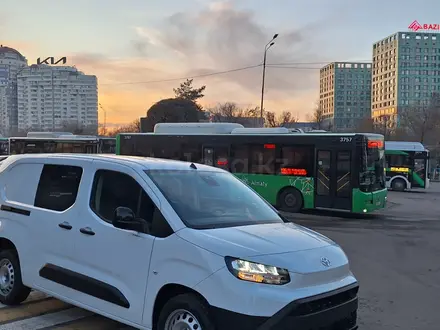 Toyota ProAce Verso 2025 года за 24 900 000 тг. в Алматы – фото 26