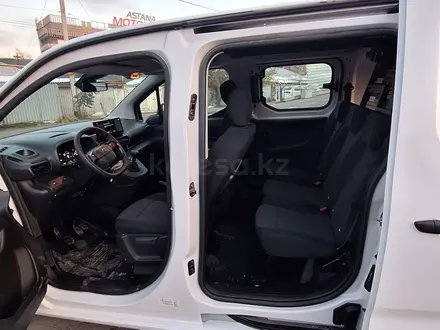 Toyota ProAce Verso 2025 года за 24 900 000 тг. в Алматы – фото 34