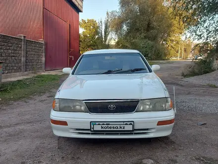 Toyota Avalon 1996 года за 2 650 000 тг. в Астана