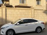 Hyundai Accent 2021 года за 7 200 000 тг. в Караганда – фото 2