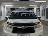 Toyota Highlander 2015 года за 14 000 000 тг. в Актобе – фото 2