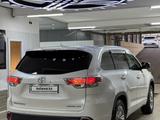 Toyota Highlander 2015 года за 14 000 000 тг. в Актобе – фото 4