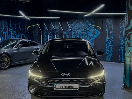 Hyundai Elantra 2024 года за 8 699 000 тг. в Алматы