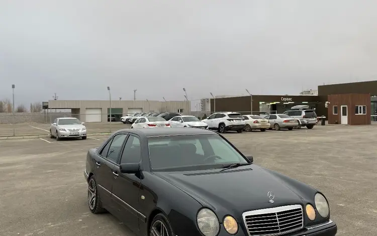 Mercedes-Benz E 200 1999 годаfor3 500 000 тг. в Жанаозен