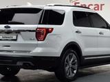 Ford Explorer 2018 года за 15 300 000 тг. в Астана – фото 2