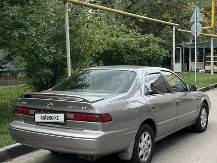 Toyota Camry 1999 года за 2 970 000 тг. в Алматы – фото 3