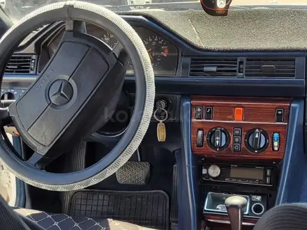 Mercedes-Benz E 260 1989 года за 1 500 000 тг. в Тараз – фото 2