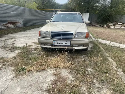 Mercedes-Benz C 220 1996 года за 2 200 000 тг. в Алматы