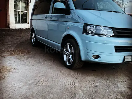 Volkswagen Caravelle 2010 года за 9 000 000 тг. в Караганда – фото 2