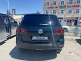 Volkswagen Touareg 2005 годаүшін5 500 000 тг. в Кызылорда – фото 2