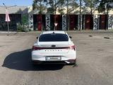 Hyundai Elantra 2021 годаfor9 675 000 тг. в Алматы – фото 4