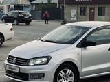 Volkswagen Polo 2015 года за 3 900 000 тг. в Алматы – фото 2